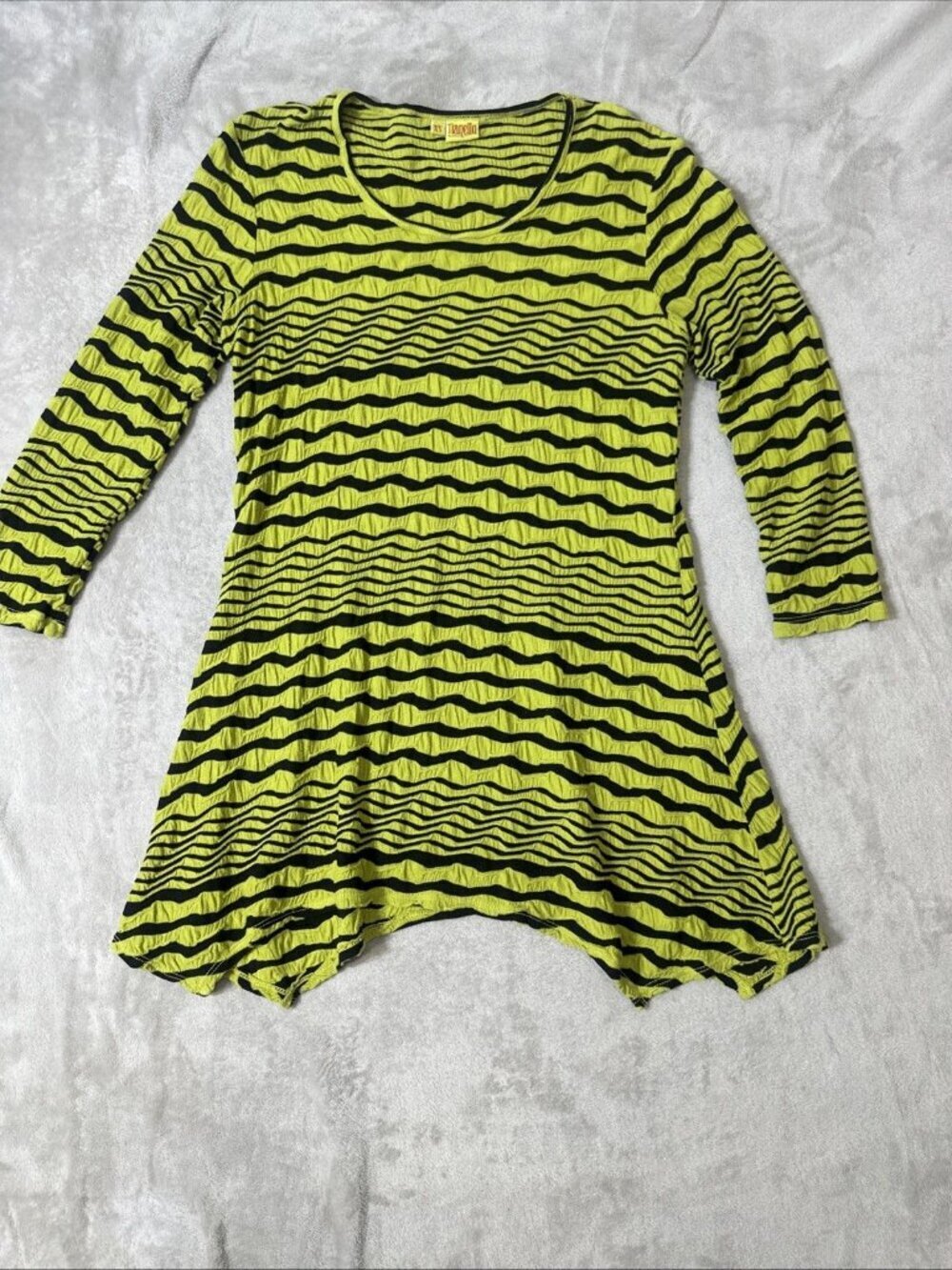 Tianello Green Black Striped Tunic Top Womens Size XS 3/4 Sleeve Crinkle Stretch